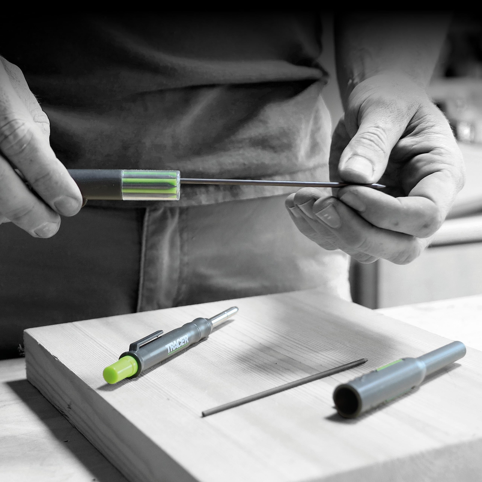 TRACER Deep Hole Construction Pencil with 6x Replacement Lead Pack and accompany