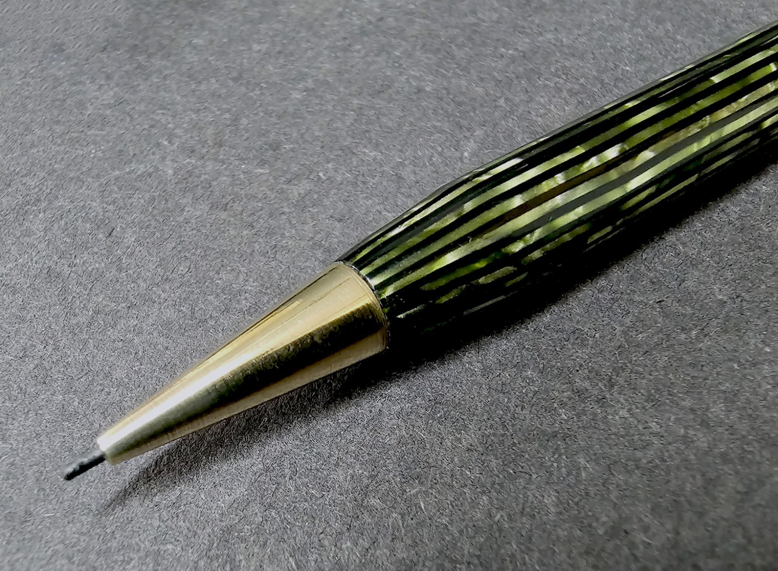1940’s Venus Mechanical Pencil Striated Green Celluloid Works Smoothly VERY NICE