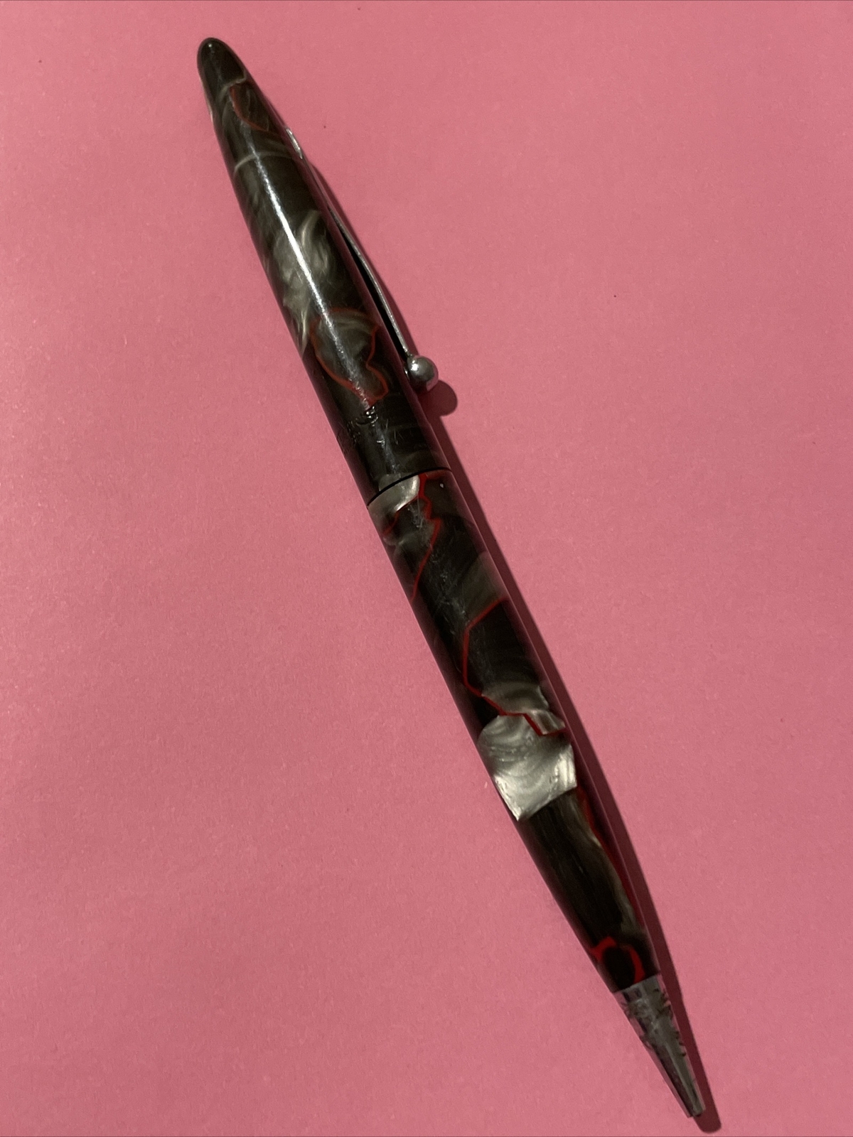 GORGEOUS SHEAFFER BALANCE PENCIL, RED VEINED GRAY PEARL 1933 Universal Winner
