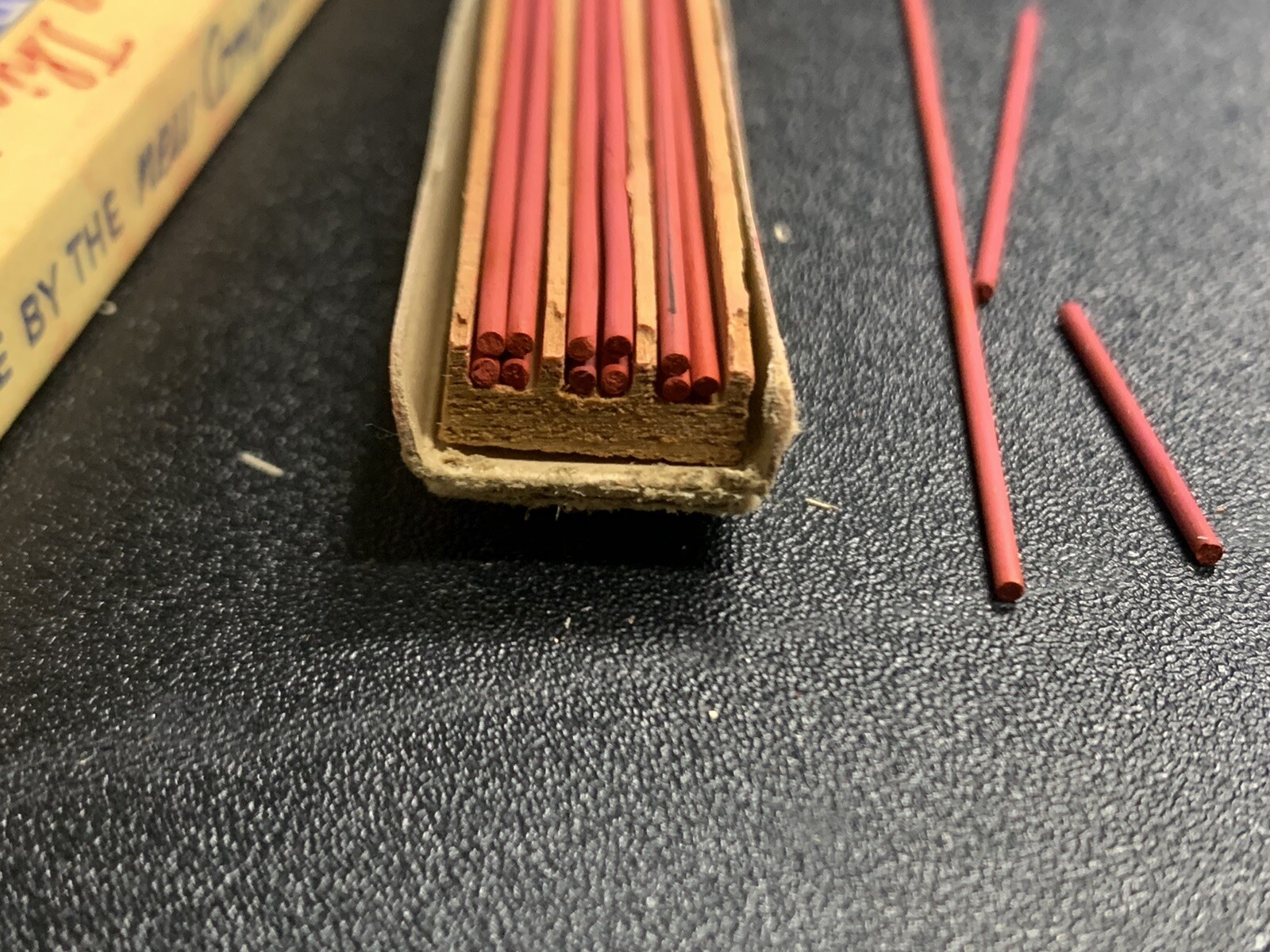 Vintage Eberhard Faber MONGOL RED 1.18mm 4″ NOS 22 Piece Mechanical Pencil Leads