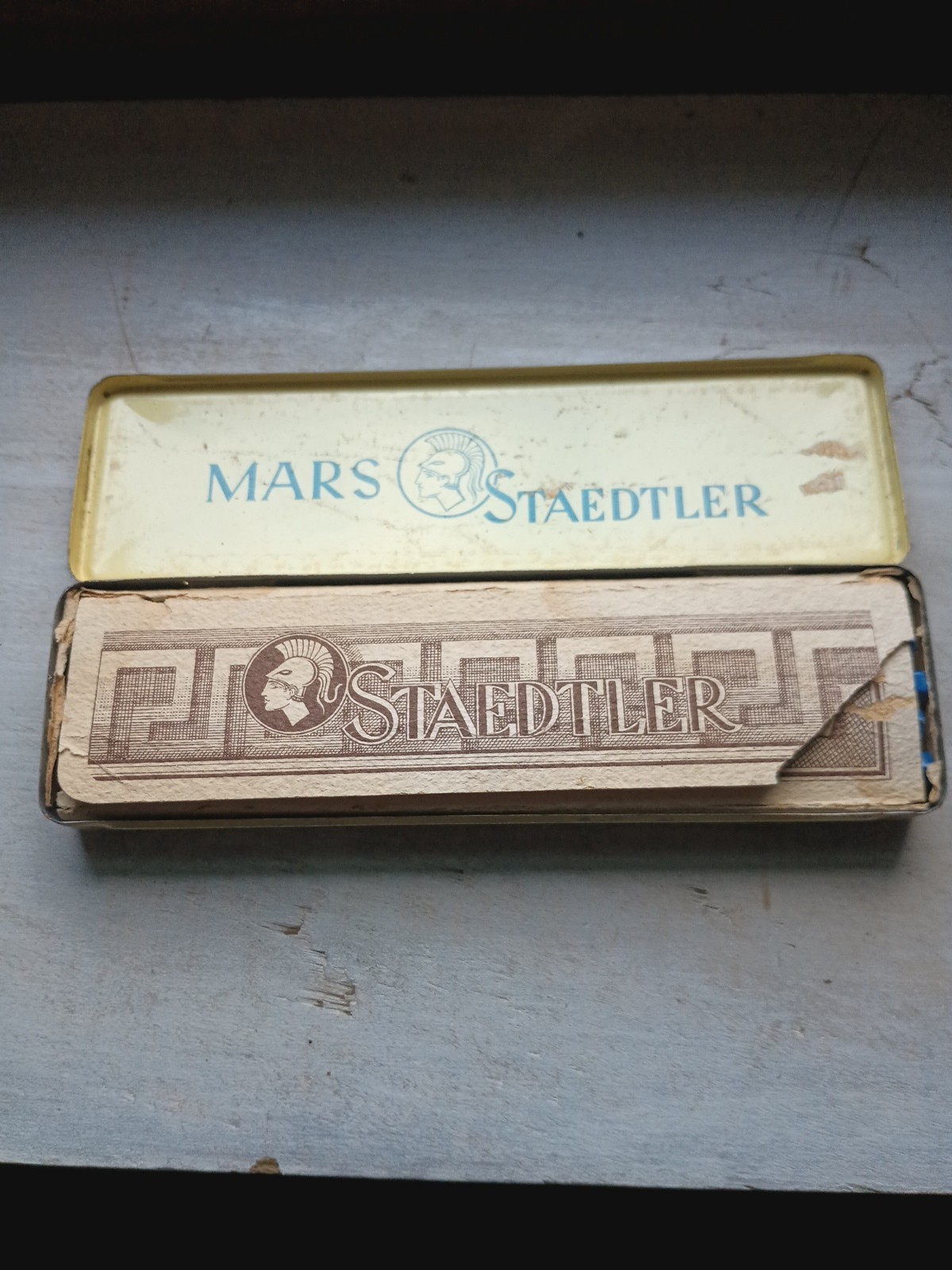 Vintage Mars Staedtler Lumograph Eleven Pencils In Metal Box
