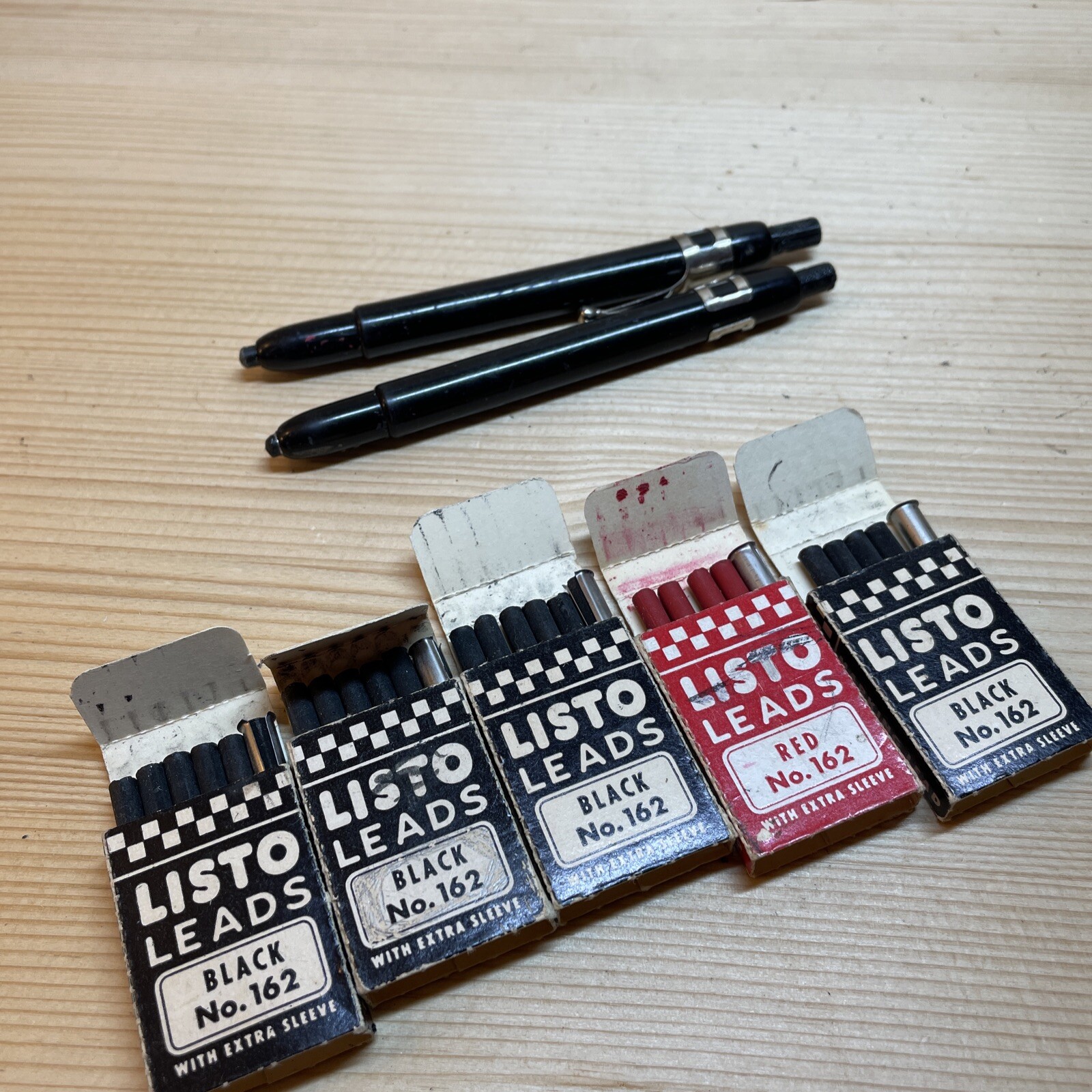 Vintage lot of 2 Listo no.1620 pencils and no. 162 black and red leads