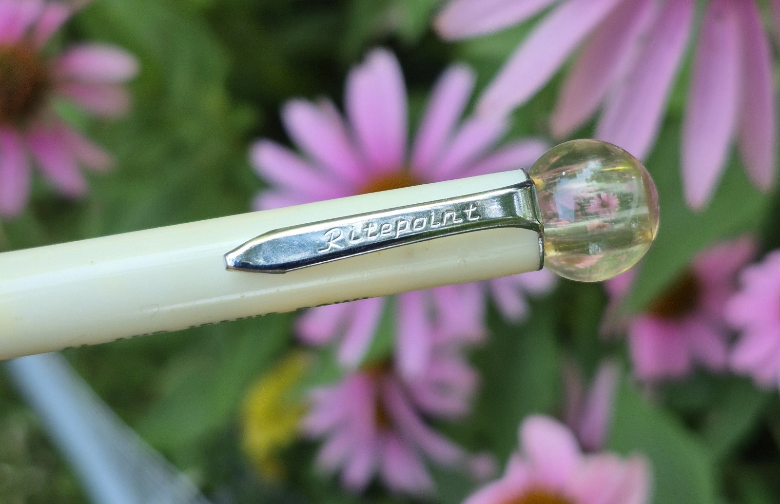 Vintage Ritepoint Mechanical Pencil Hustisford, Wis Al and Jean 5-1/8″ Ball Top