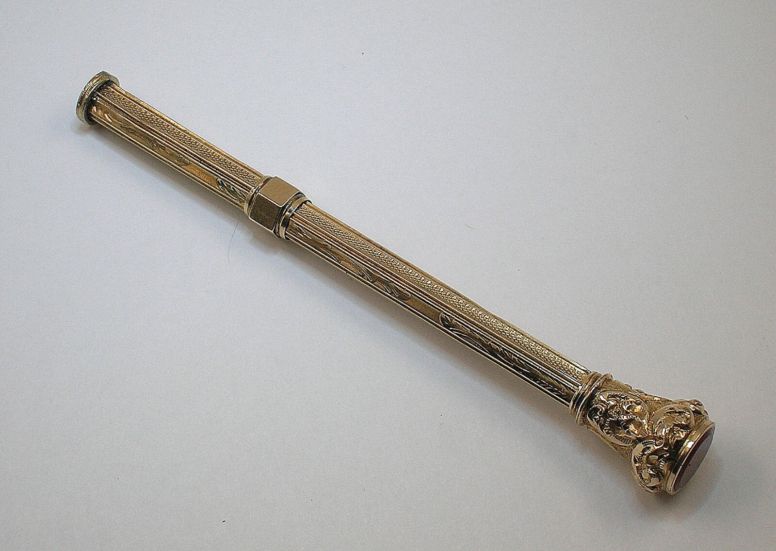 ANTIQUE RAUCH MECHANICAL PENCIL 14K YELLOW GOLD OUTER LAYER CARNELIAN TOP – B/O