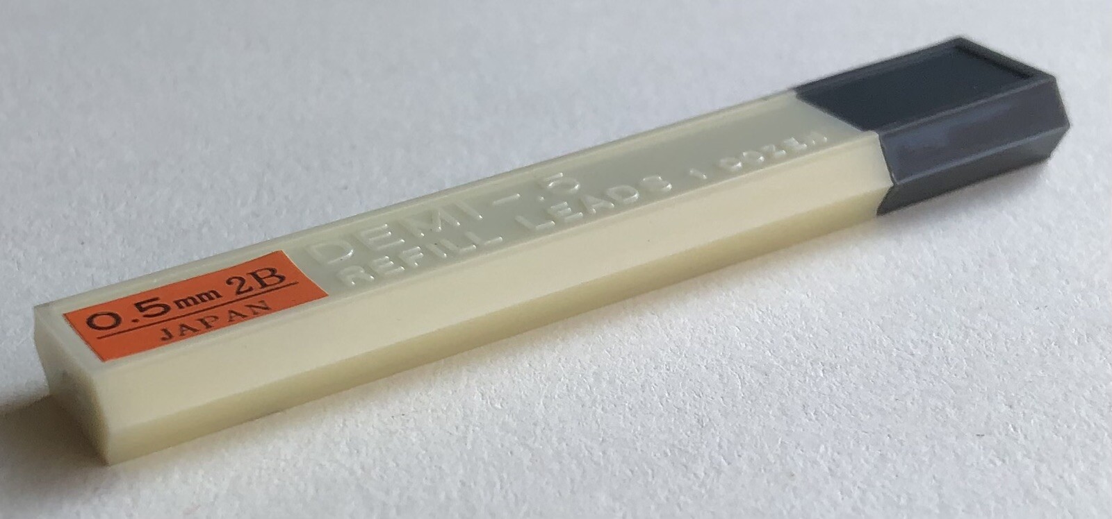 Vintage MITSUBISHI Mechanical Pencil Lead 2B VERY SOFT .5mm Demi NOS 12pk Japan