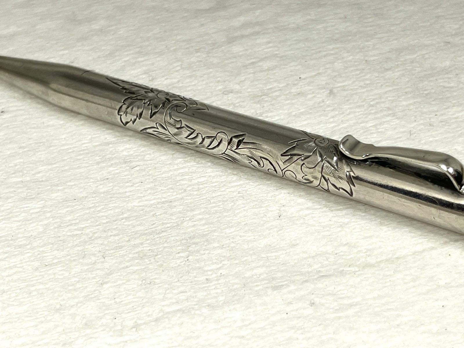 Vintage EVERSHARP Mechanical Pencil ~ STERLING w/Floral Engraving ~ MASONIC Seal