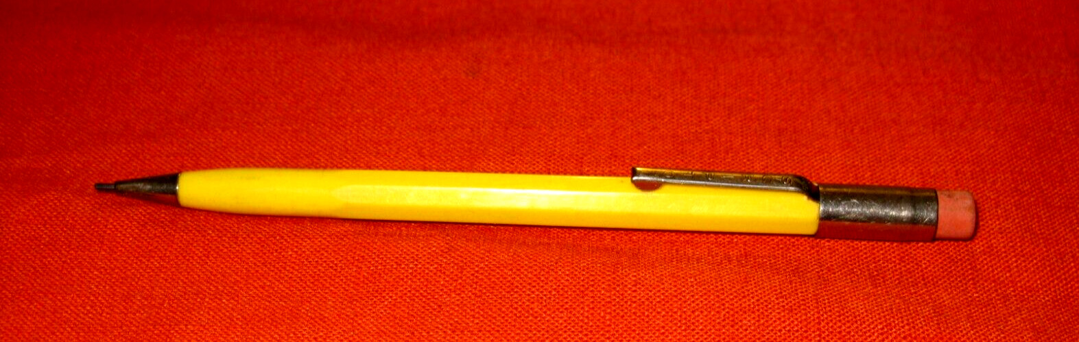 SCRIPTO YELLOW MECHANICAL PENCIL