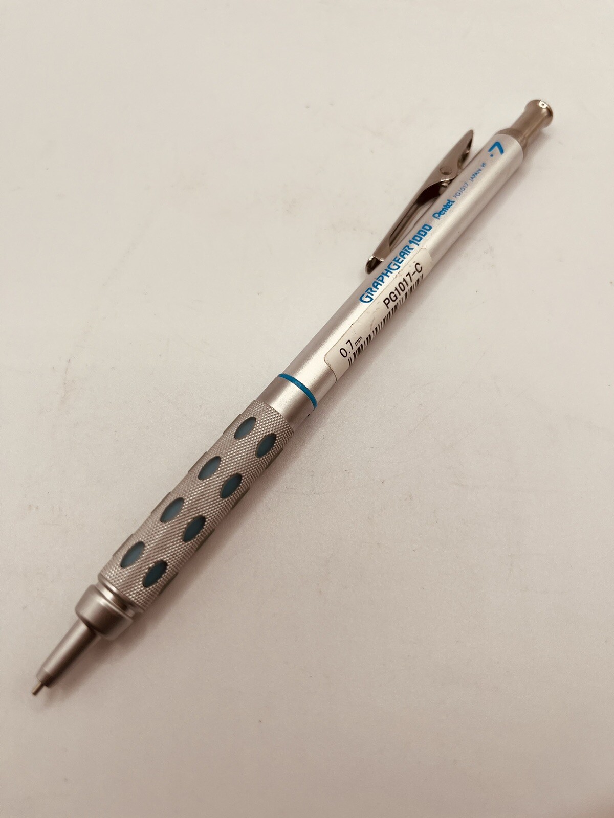 Pentel Graph Gear 1000 Pen 0.7mm (PG1017-C) Silver/Blue Textured Mechanical