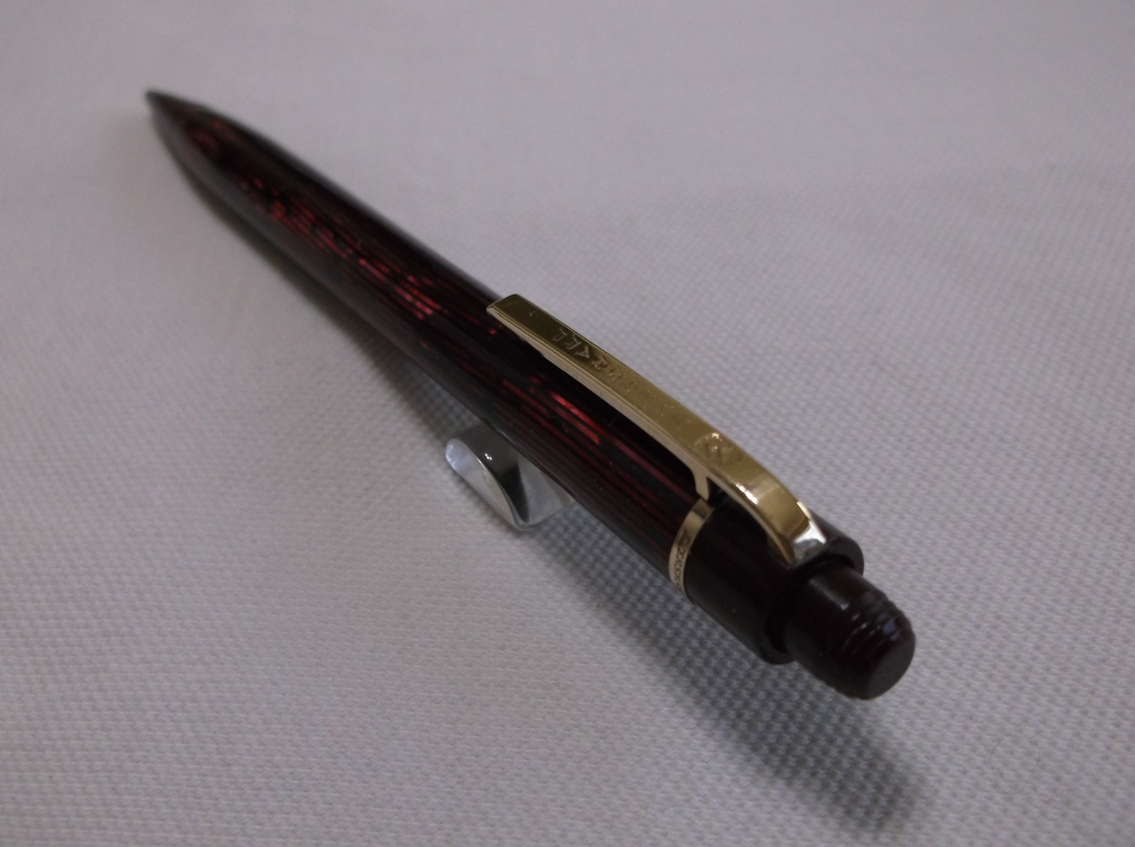 VINTAGE EVERSHARP SKYLINE RED STRIPE MOIRE MECHANCIAL PENCIL / 1.1 mm LEAD