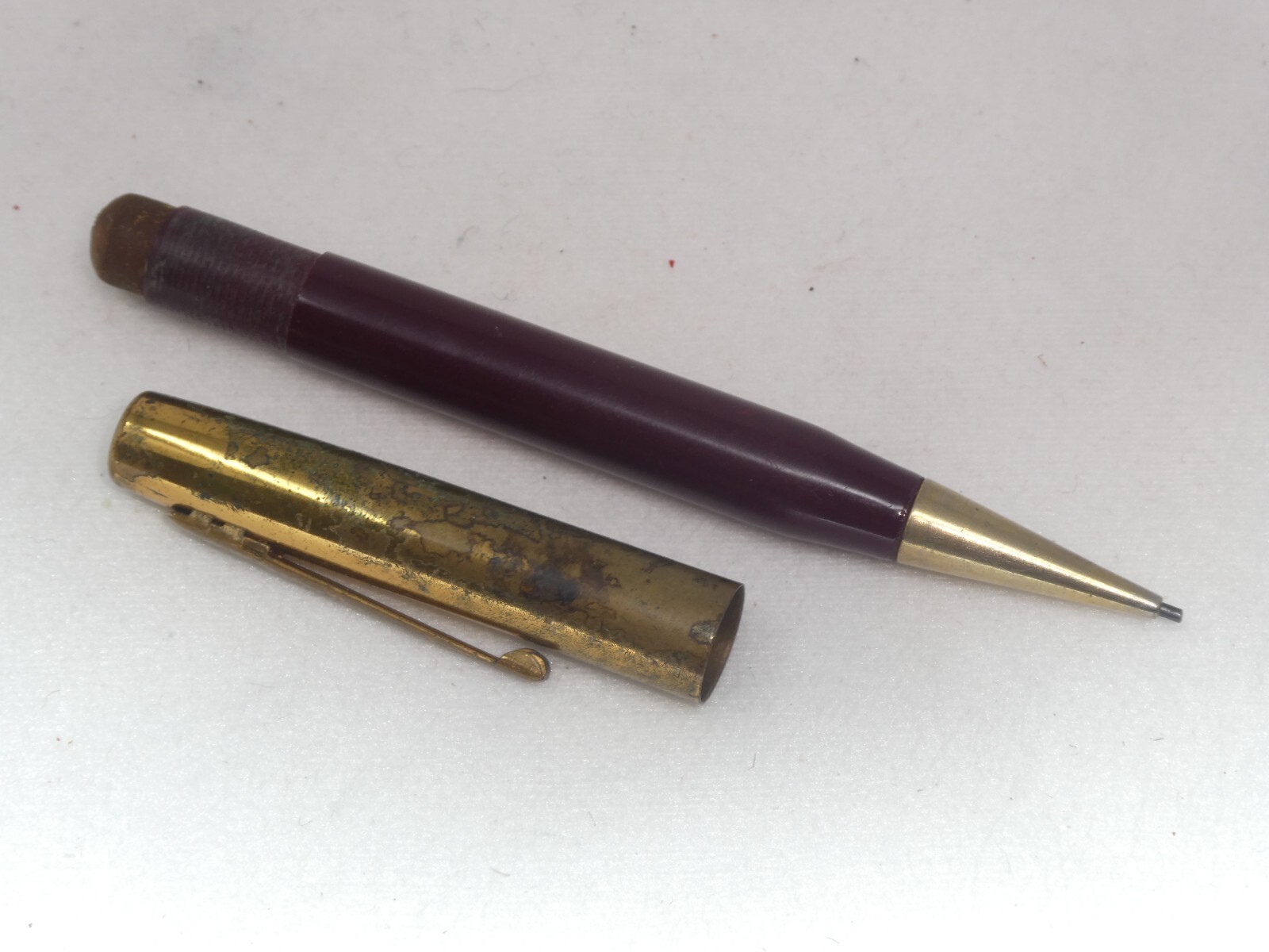 VINTAGE PEERLESS USA MAROON GOLD MECHANICAL TWIST PENCIL