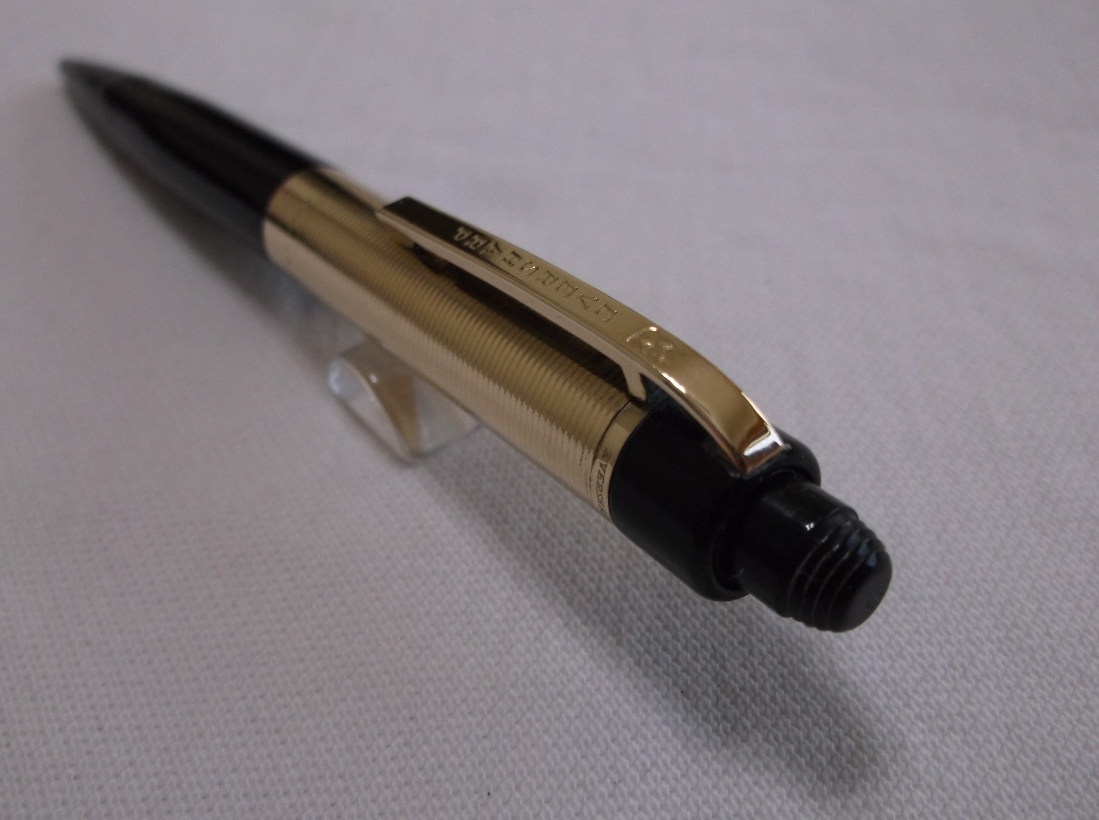 VINTAGE EVERSHARP SKYLINE BLACK AND GOLD FILLED MECHANCIAL PENCIL / 1.18 mm LEAD