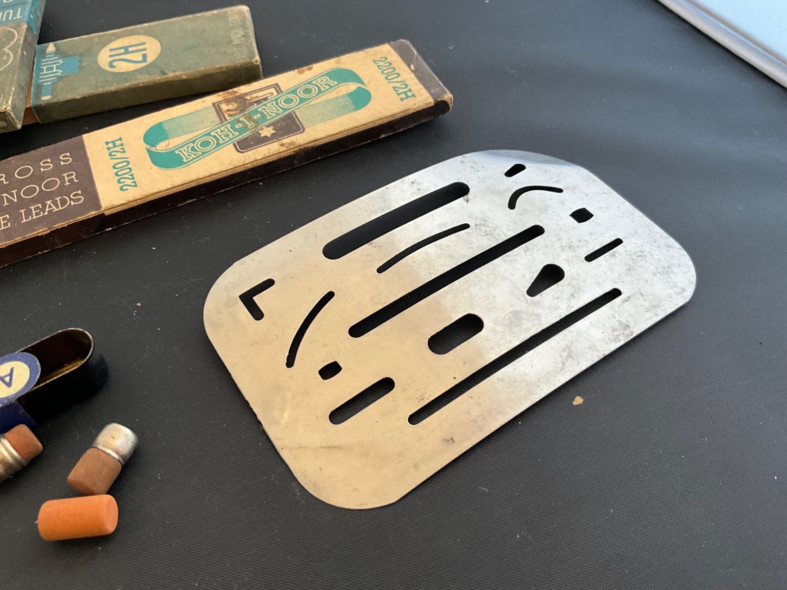 MIXED LOT OF VINTAGE MECHANICAL LEADS, ERASING SHIELD, ERASERS W/VINTAGE TIN