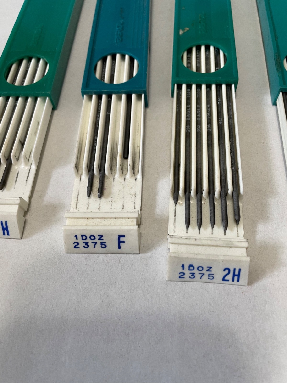 VTG TURQUISE EAGLE DRAWING LEADS/ VENUS LEADS.6H,F,2H,H.