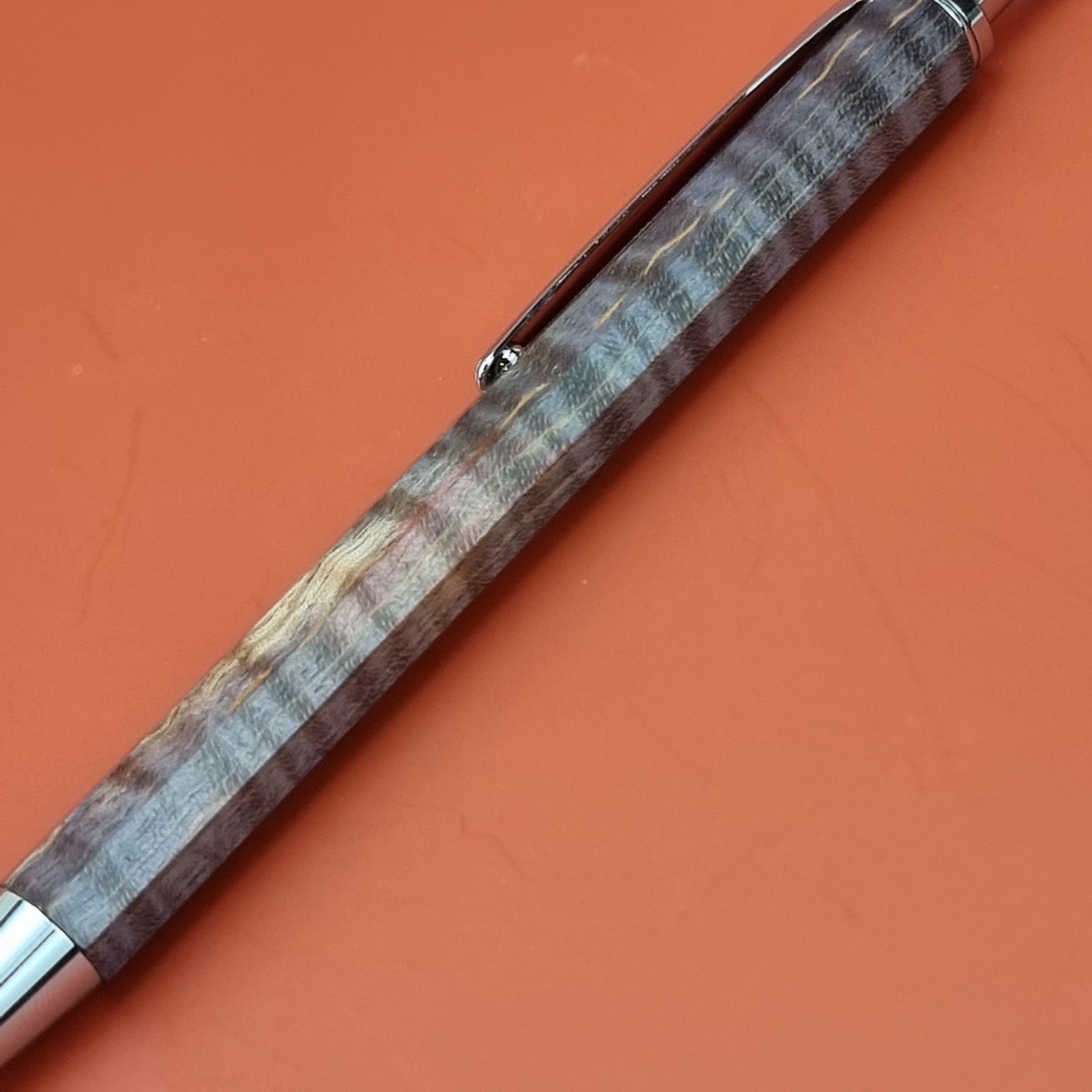 Hand Crafted Click Ballpointpen with Octagonal Wood Barrel