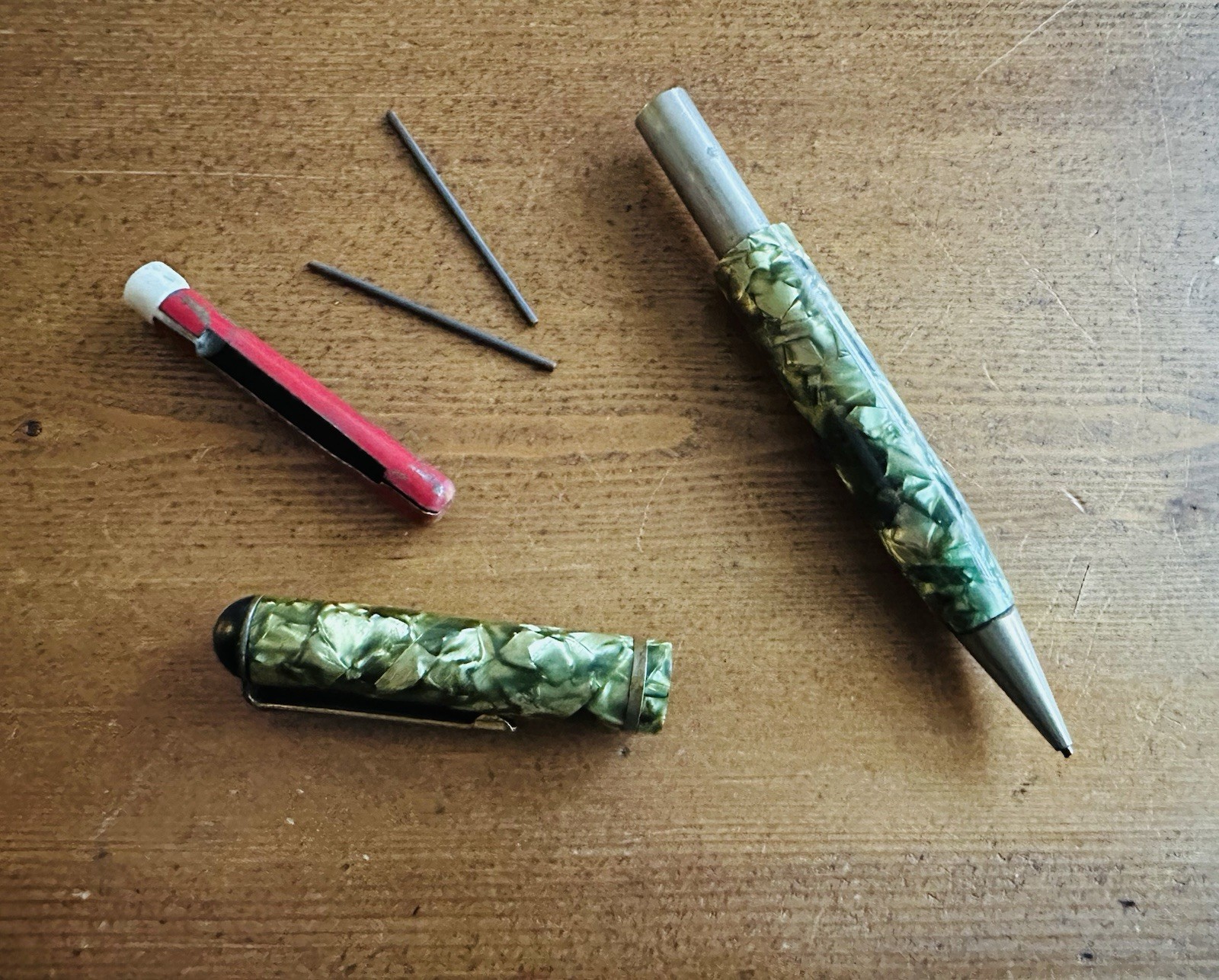 Beautiful Old Vintage Green Celluloid Mechanical Twist Pencil 1.1mm – 0.046”
