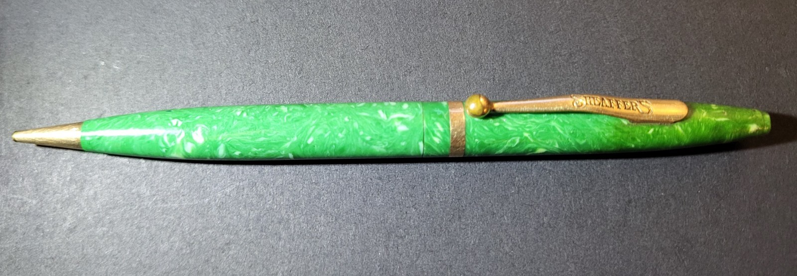 1930s SHEAFFER BALANCE MECHANICAL PENCIL JADE GREEN CELLULOID