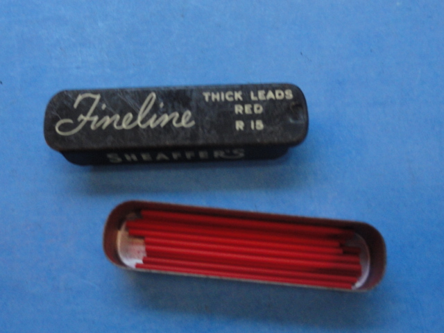 VINTAGE SHEAFFER FINELINE THICK LEADS RED R 15