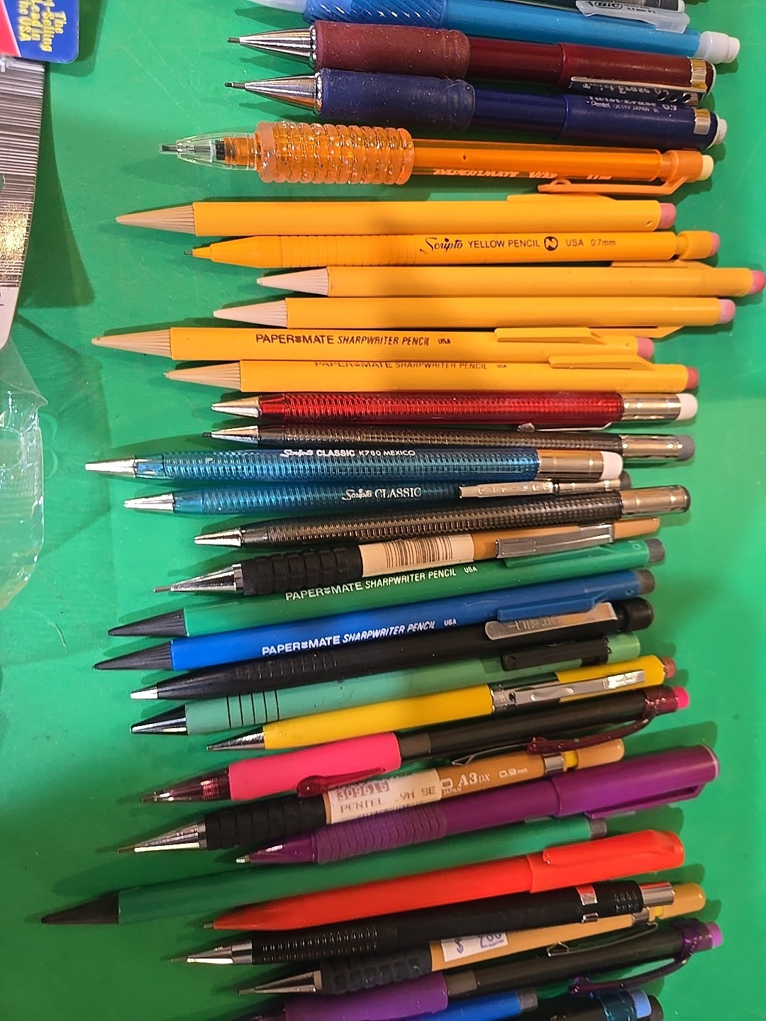 Large Lot of 77 New And Used Vintage Mechanical Pencils And Lead (I)