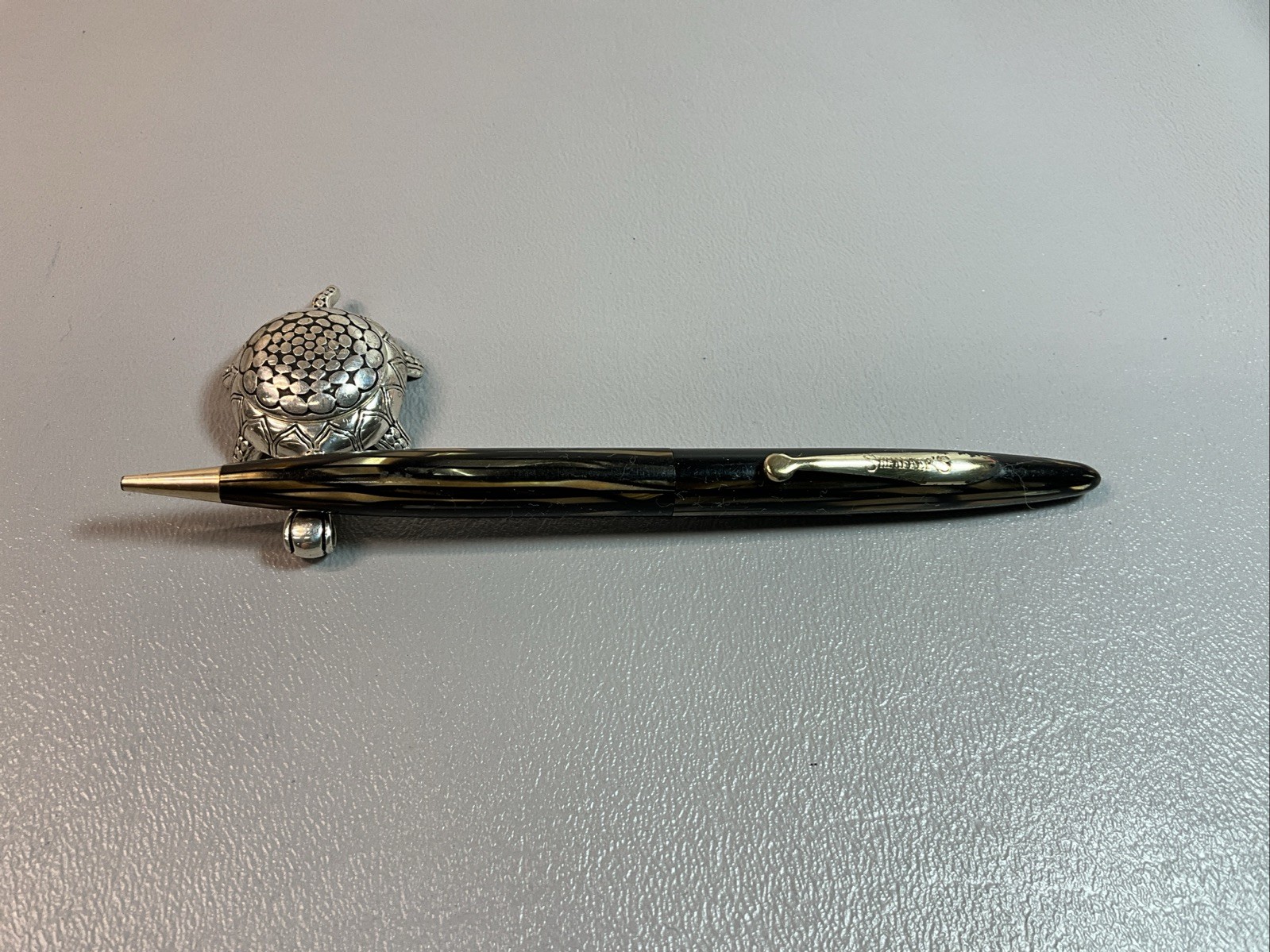 VINTAGE 1930’S SHEAFFER BALANCE MECHANICAL PENCIL GOLDEN BROWN CELLULOID (S1198)