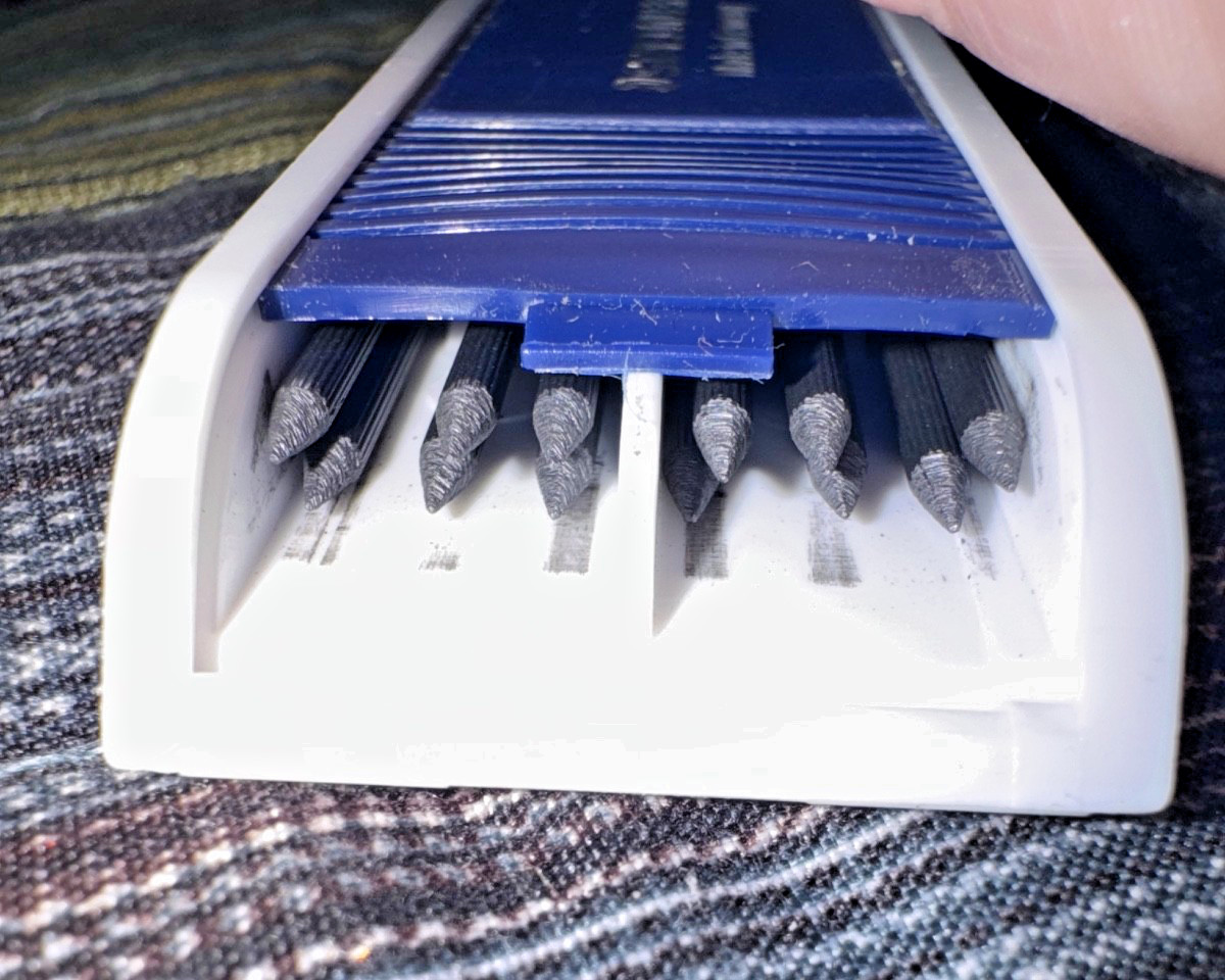 STAEDTLER MARS CARBON REFILL LEAD TRAY 12 LEADSX 2.0MM HB