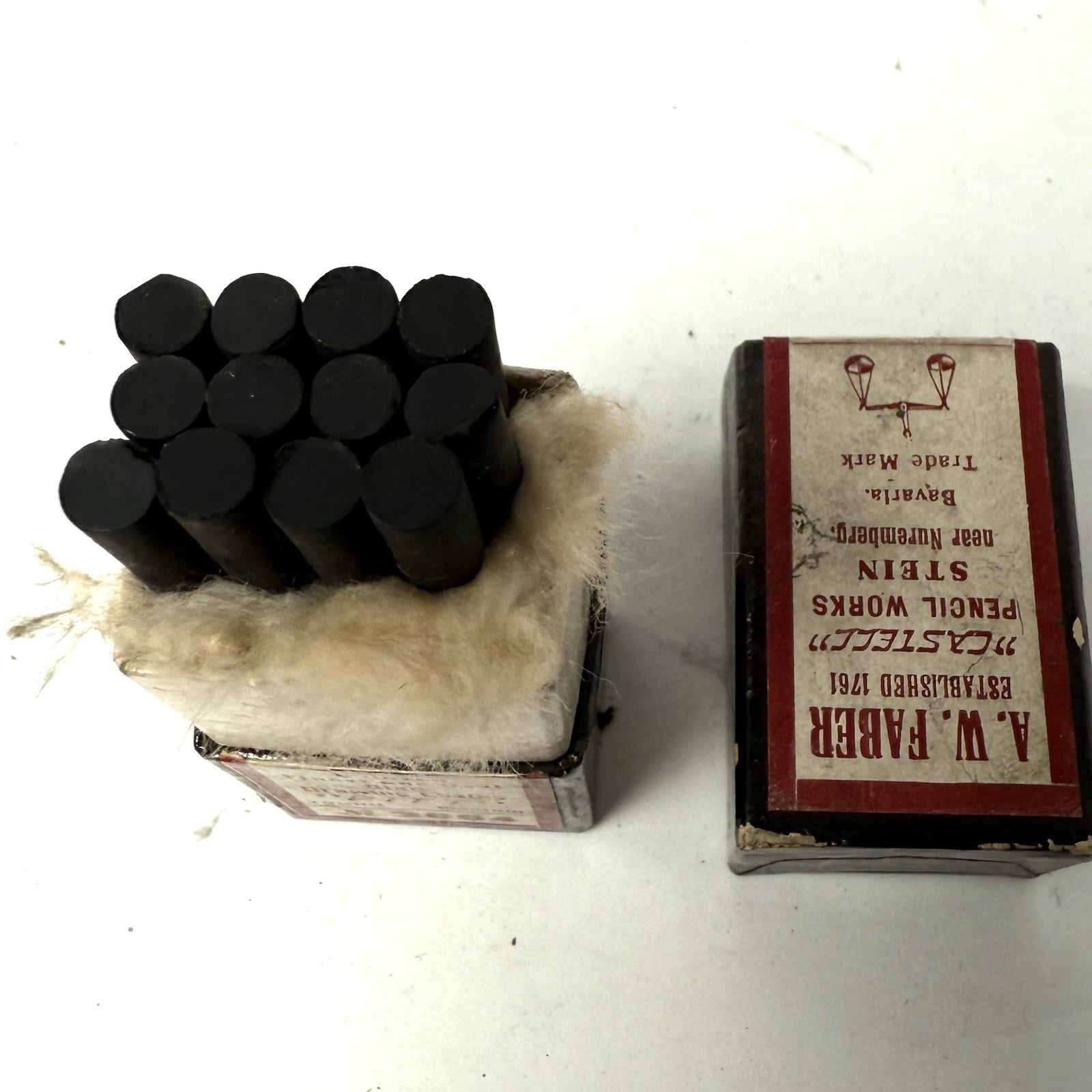 Vintage Boxes Lot Of Listo Leads Black A. W Farmer And Empire Layout Chalks