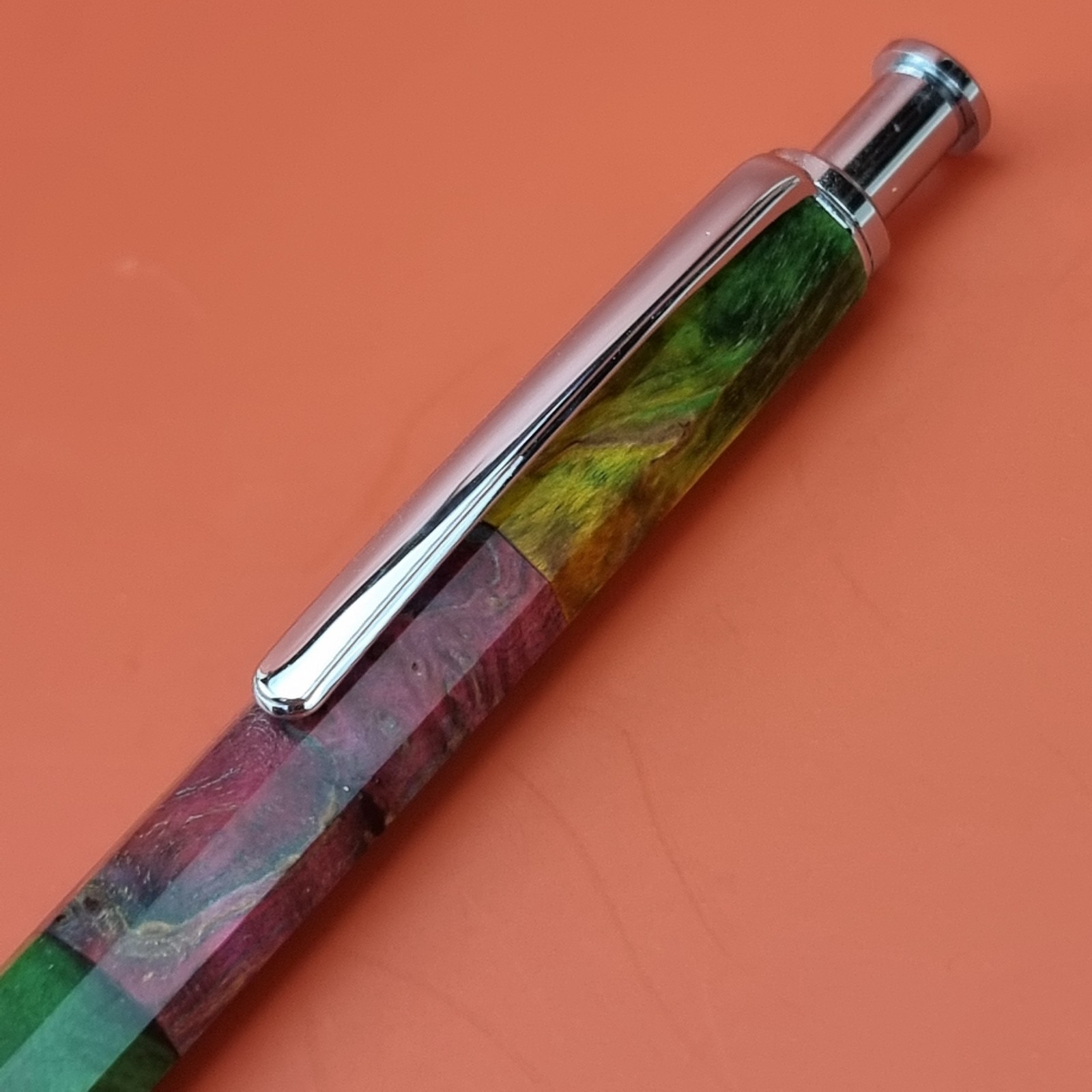 Hand Crafted Click Ballpointpen with Octagonal Wood Barrel
