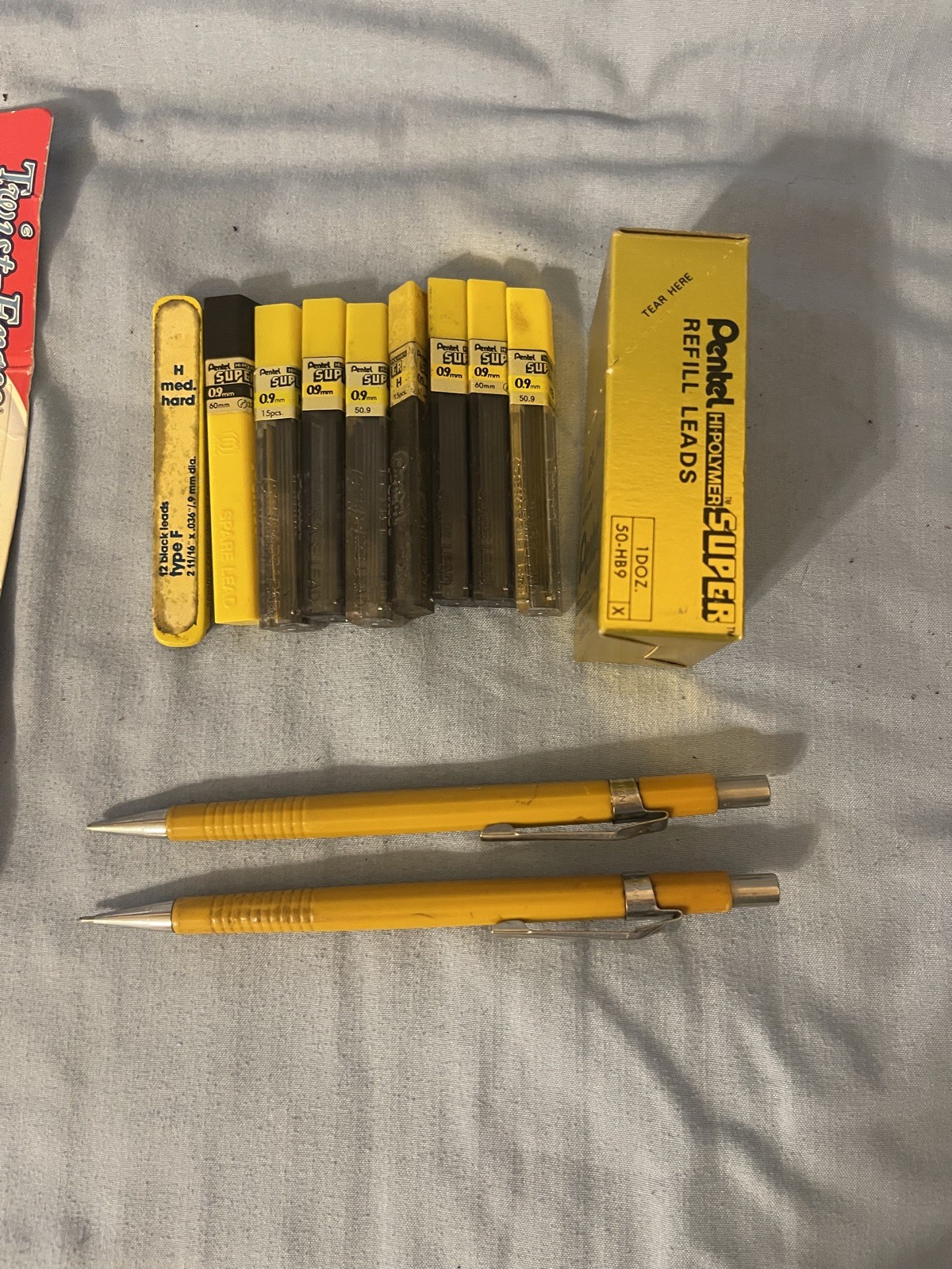 VTG Pentel bundle P209 Yellow 0.9mm Mechanical Pencils & lot of NIB leads
