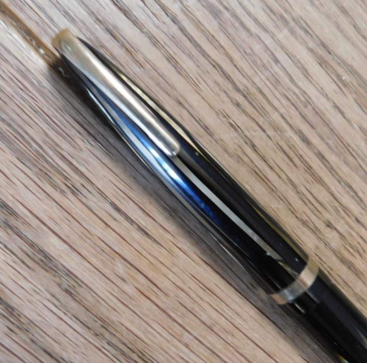 1940s Brown & Gold Sheaffer’s 400 mechanical pencil! Gold trim Military clip.