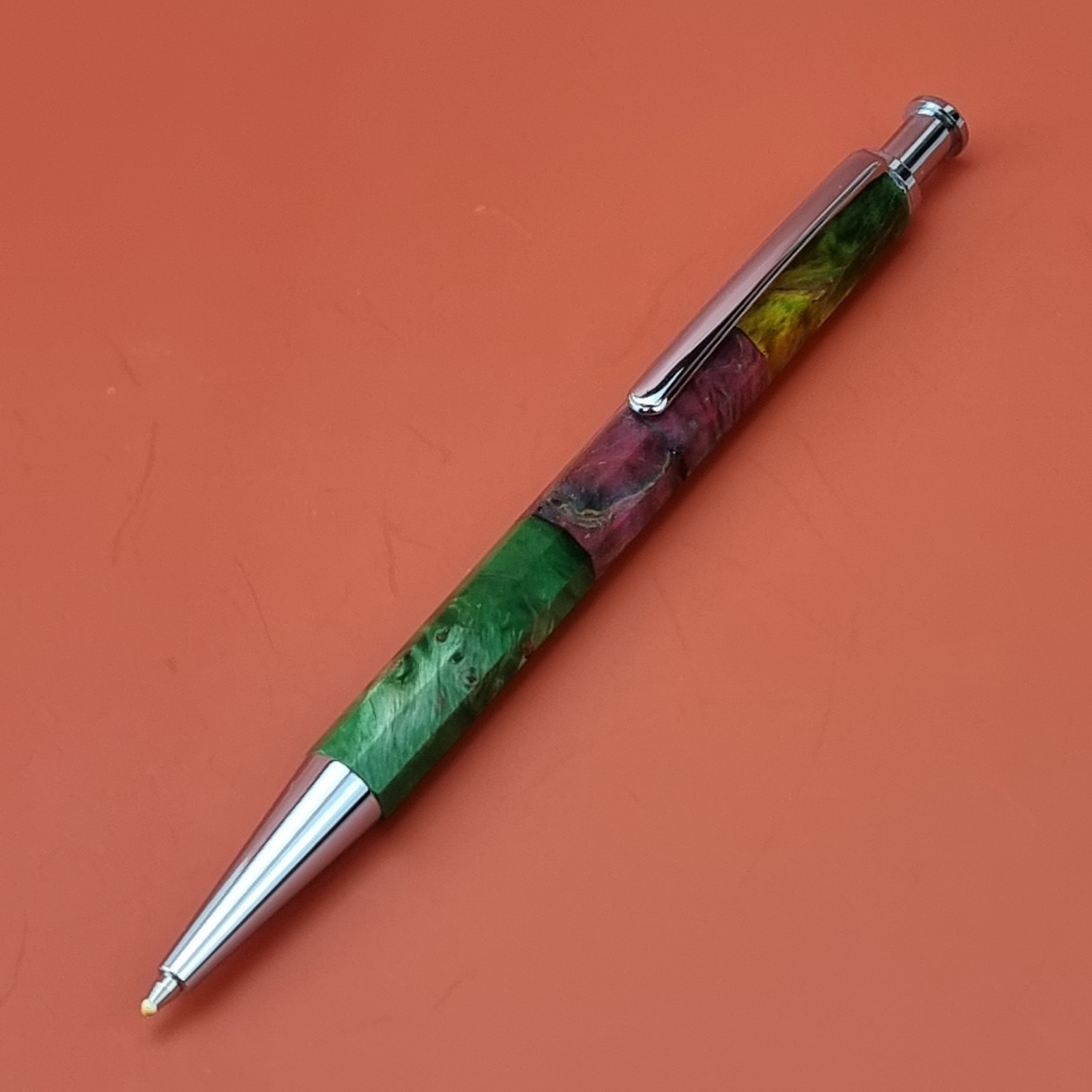 Hand Crafted Click Ballpointpen with Octagonal Wood Barrel