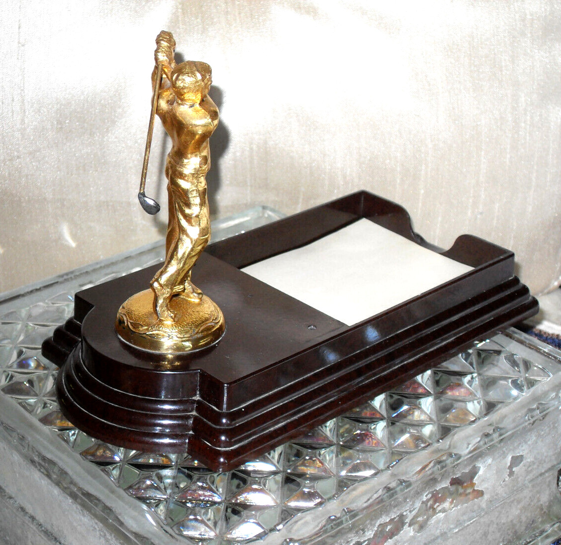 Vintage Dodge Wm A Rogers trophy, golden golfer on Bakelite desk tray notepad