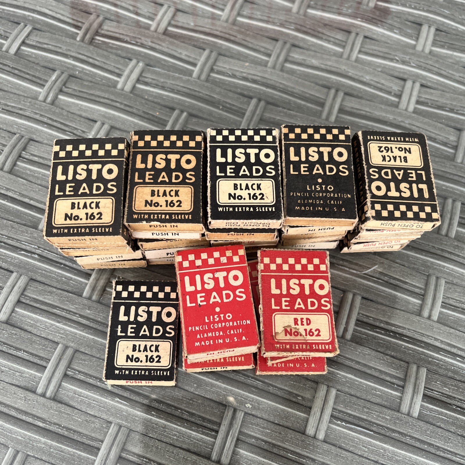 Vintage LOT LISTO Pencil Corp 26 Black No. 162 & Six Red No. 162 Pencil Leads