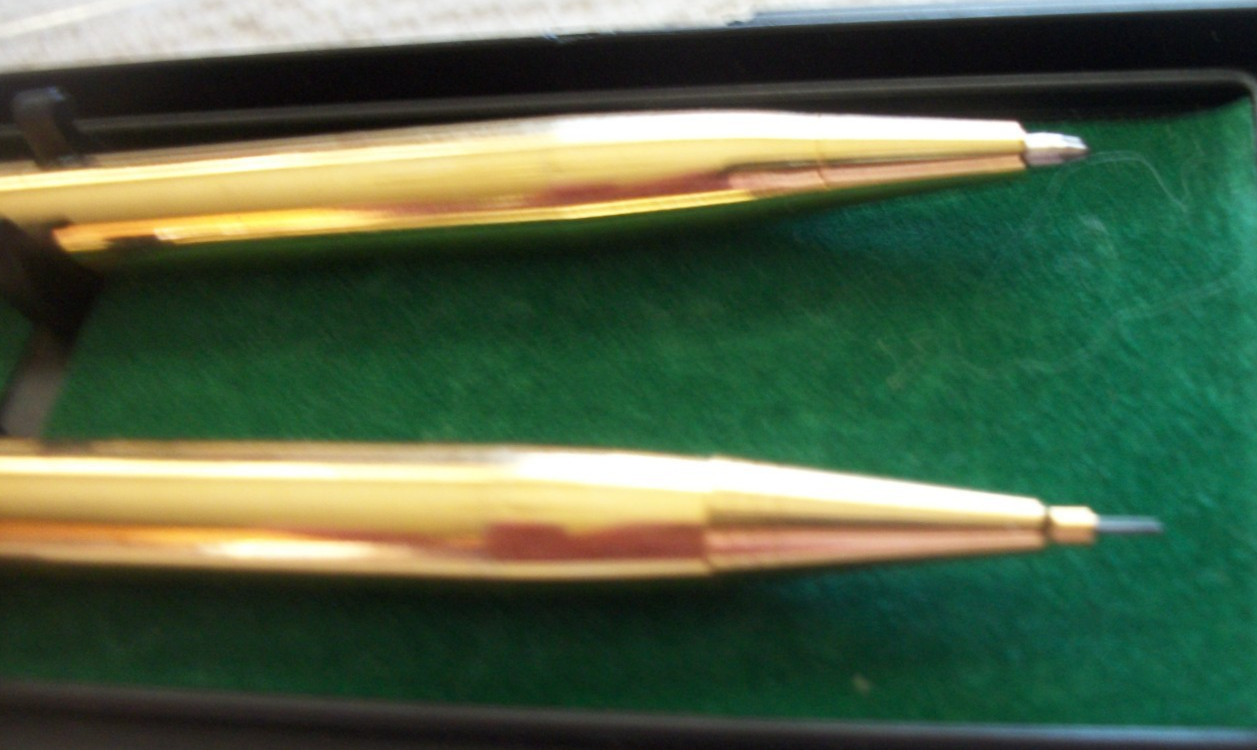 VINTAGE INK PEN AND MECHANICAL PENCIL ORIGINAL BOX NO MARKINGS