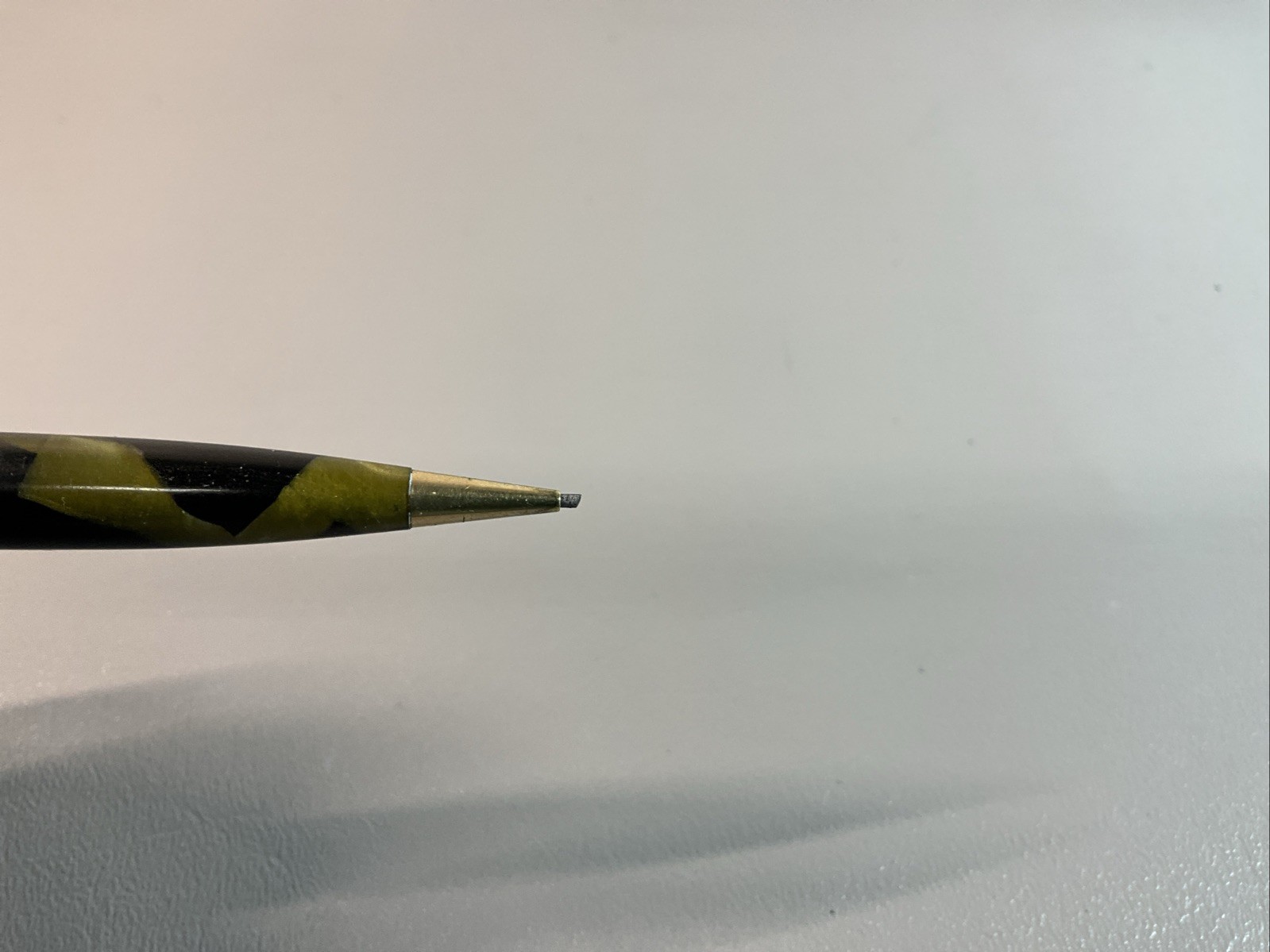 RARE VTG SHEAFFERS BALANCE PETITE MECHANICAL PENCIL 4 3/8 IN. BLK/PEARL(S1250).