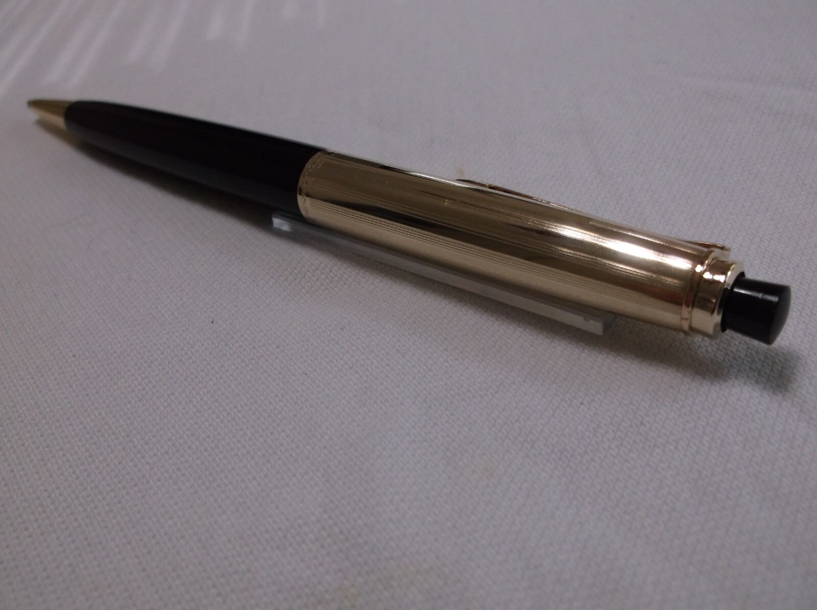 PELIKAN # 550 ROLLED GOLD DOUBLE L / BLACK MECHANICAL PENCIL / 1.18 MM LEAD
