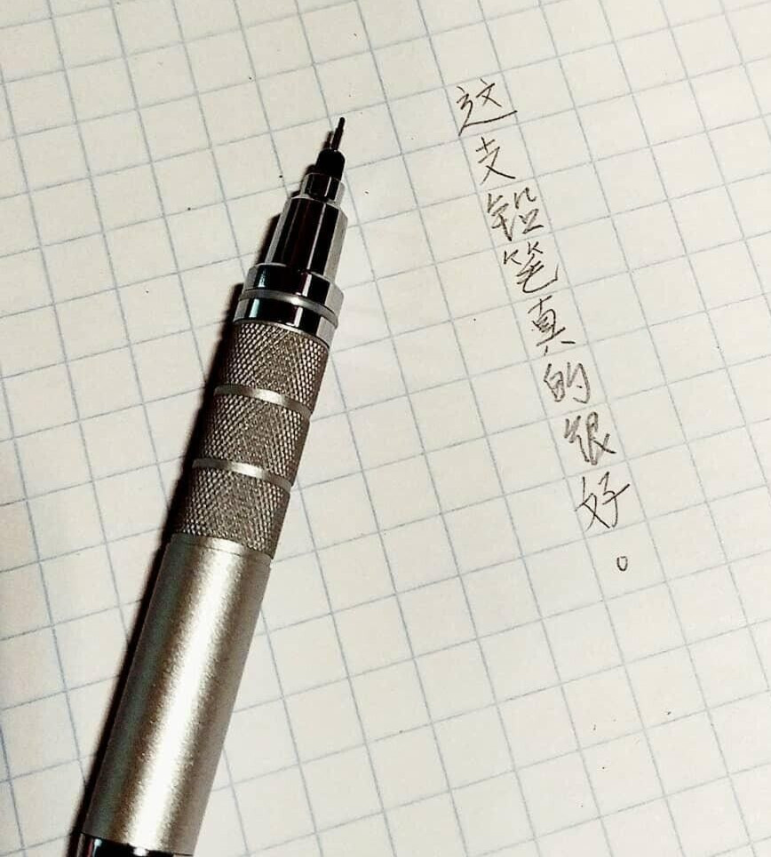 Uni Kuru Toga Roulette Model Auto Lead Rotation 0.5mm Mechanical Pencil Silver