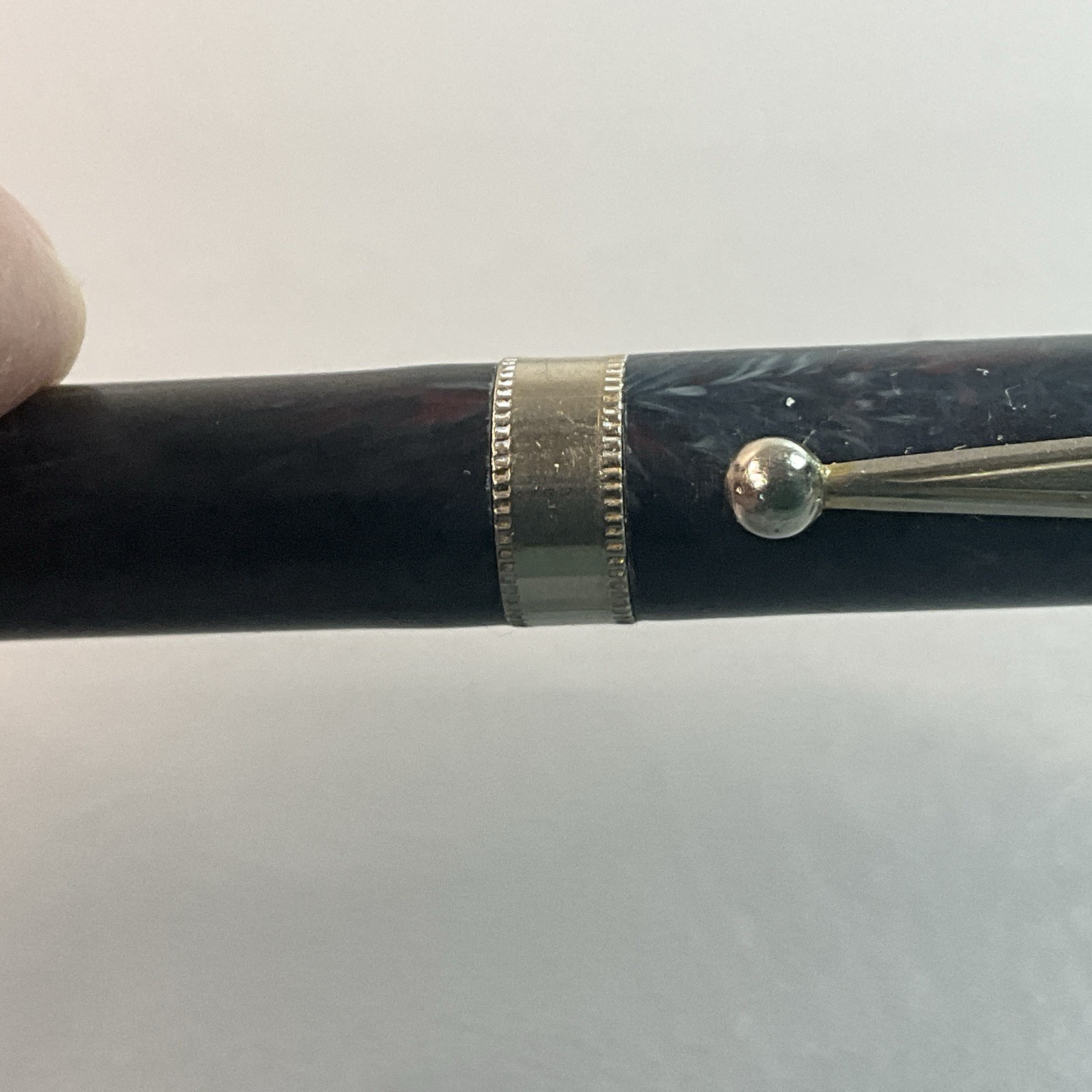 UNBRANDED MECHANICAL PENCIL BLACK AND GRAY, CRACK IN BODY. (s1013)