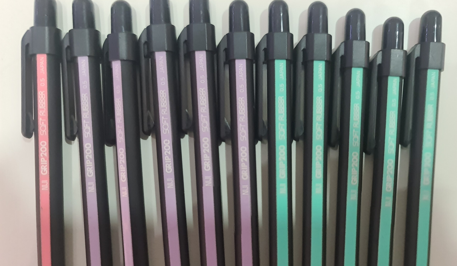 Lot of 11 NIJI Grip 200 mechanical pencils (purple/light blue/pink) 0.5 Japan