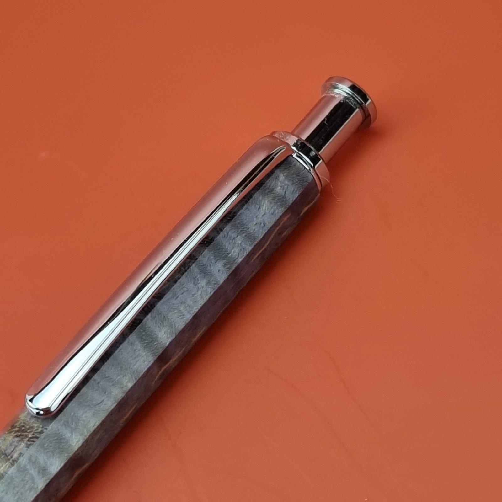 Hand Crafted Click Ballpointpen with Octagonal Wood Barrel