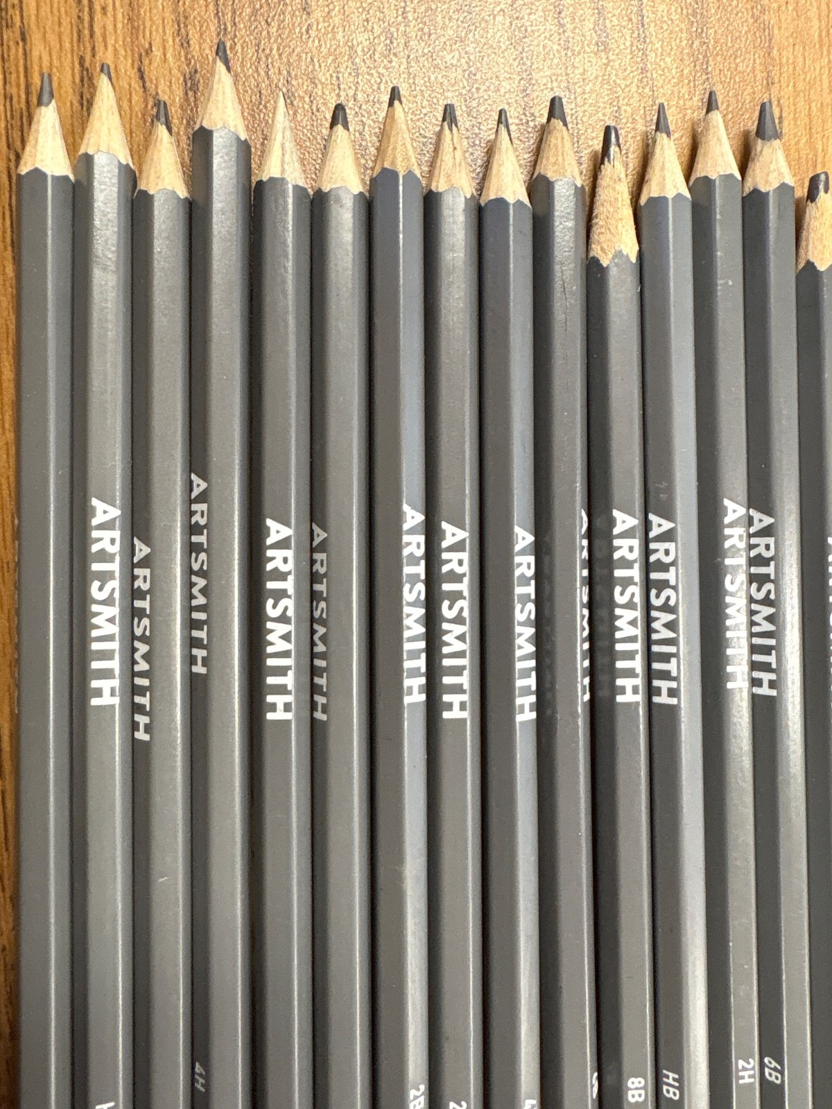 20 PCS Professional Sketch Pencil Set – 4H to 8B including 5 charcoal pencil