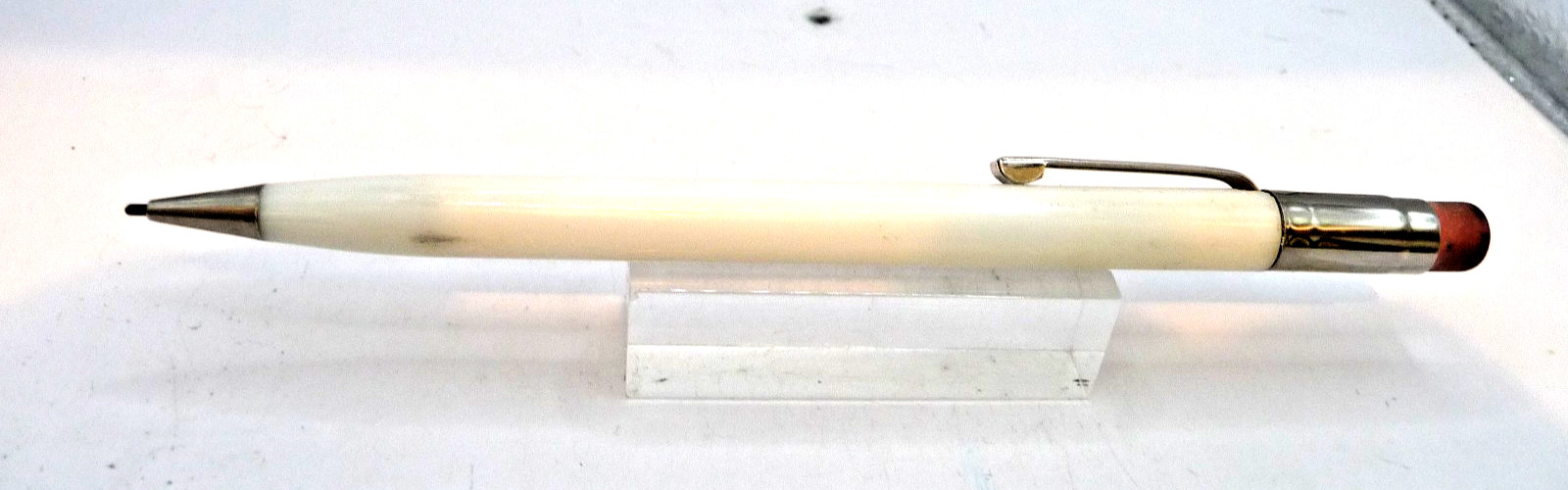 Seripto Vintage White Round Barrel 0.9 mm Pencil—-working