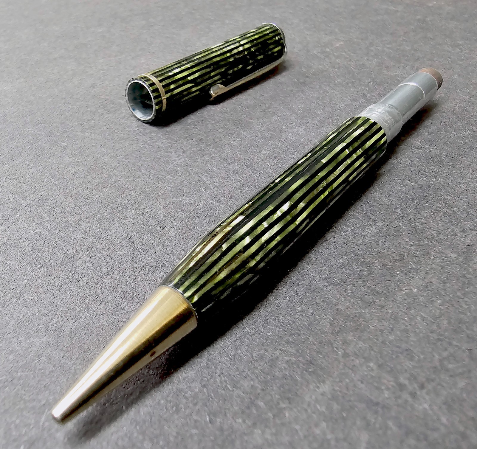 1940’s Venus Mechanical Pencil Striated Green Celluloid Works Smoothly VERY NICE