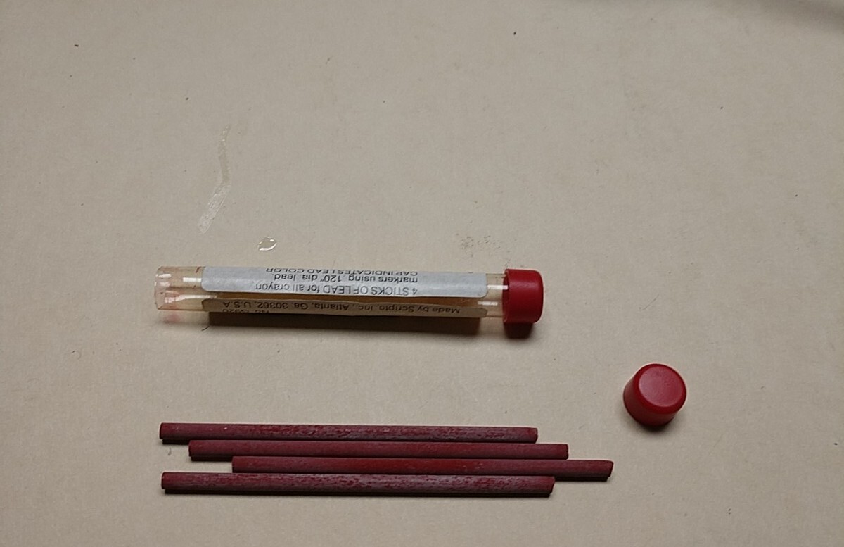 VINTAGE SCRIPTO PENCIL LEAD/RED CRAYON MARKERS HARD /REAL THIN 0.120″ , 1 TUBE