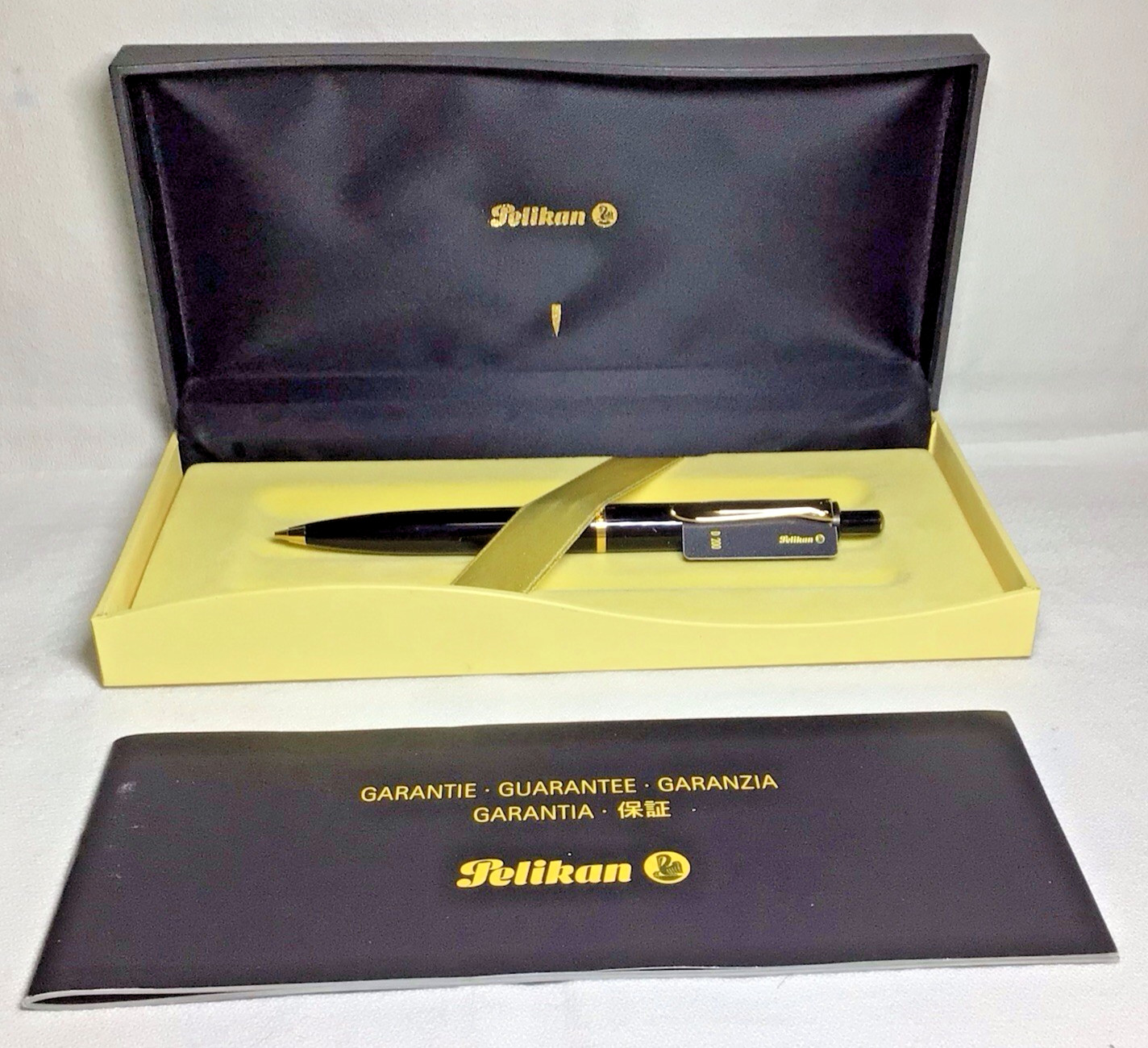 Pelikan Souveran D200 .7mm Pencil Black New In Box Product