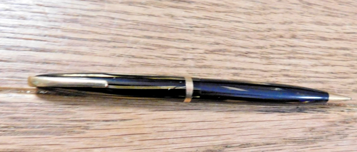 1940s Brown & Gold Sheaffer’s 400 mechanical pencil! Gold trim Military clip.