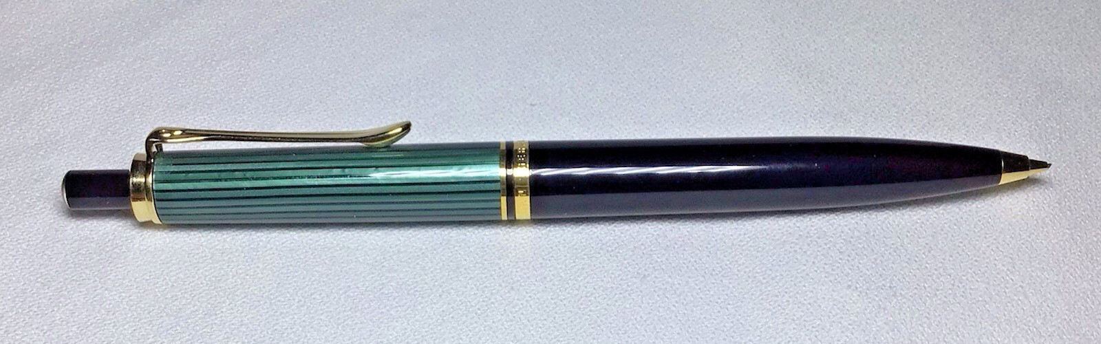 Pelikan Souveran D400 .7mm Pencil Black And Green New In Box Product