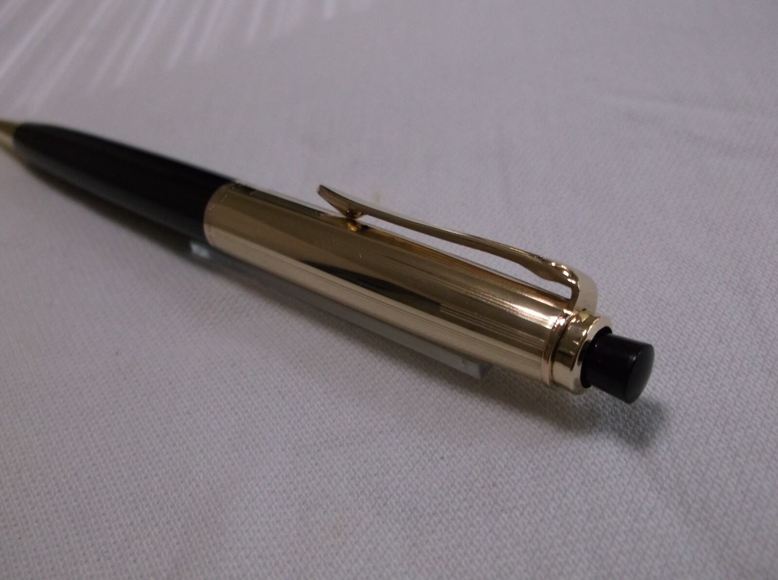PELIKAN # 550 ROLLED GOLD DOUBLE L / BLACK MECHANICAL PENCIL / 1.18 MM LEAD