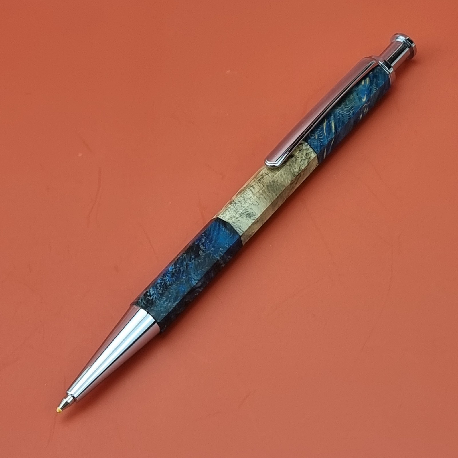 Hand Crafted Click Ballpointpen with Octagonal Wood Barrel