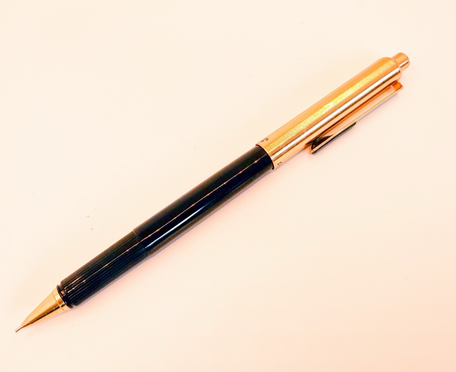 Pentel CIL P2135 0.5mm Mechanical Pencil Cap style black gold Early Kerry