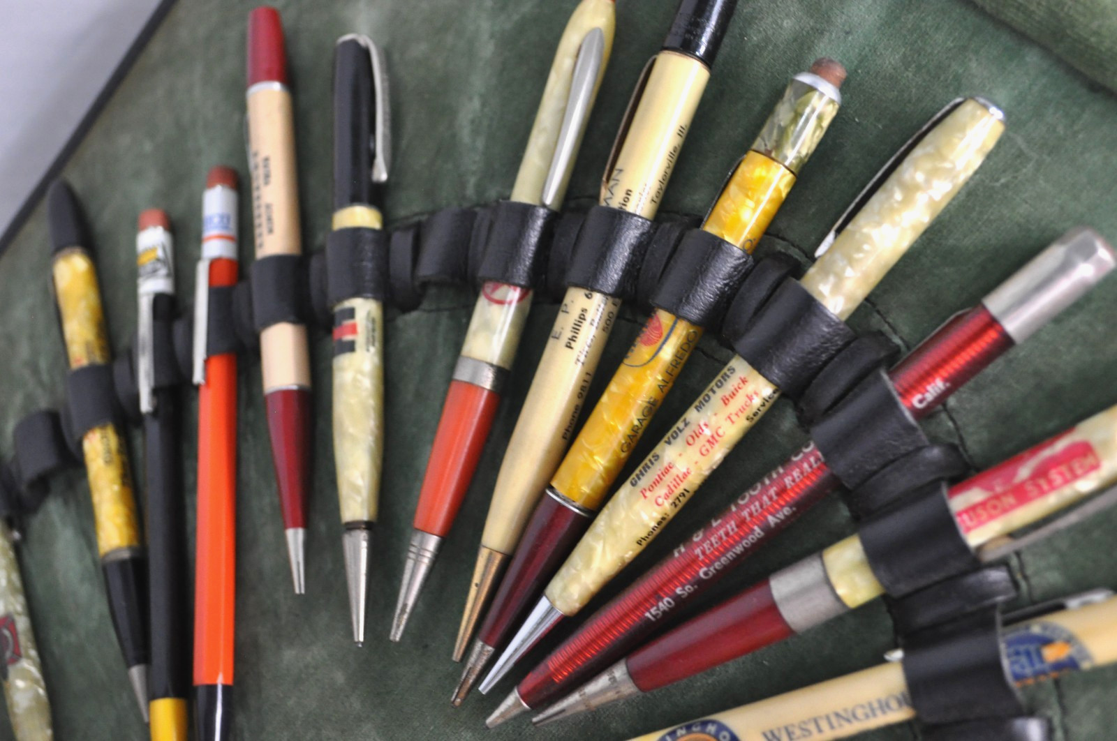 Lot of 75+ Autopoint Mechanical Pencils Gulf Mobil Napa Farm Salesman Sample