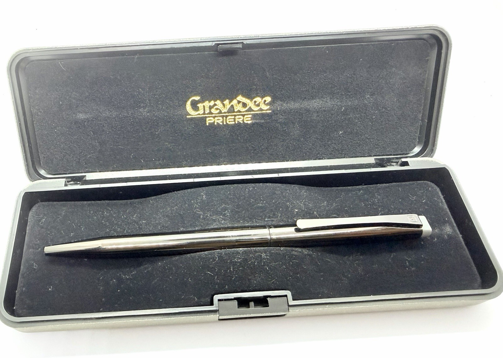 pilot grandee Priere Mechanical Pencil Set retractable tip by twist Then Push